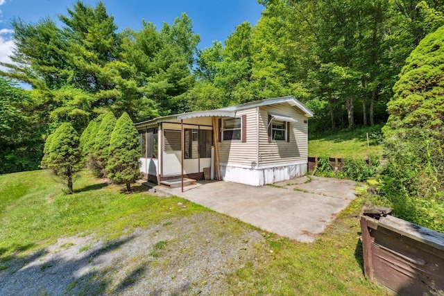 572 Old Cheshire Tpke, Charlestown, NH 03603 - view of outbuilding with entry steps
