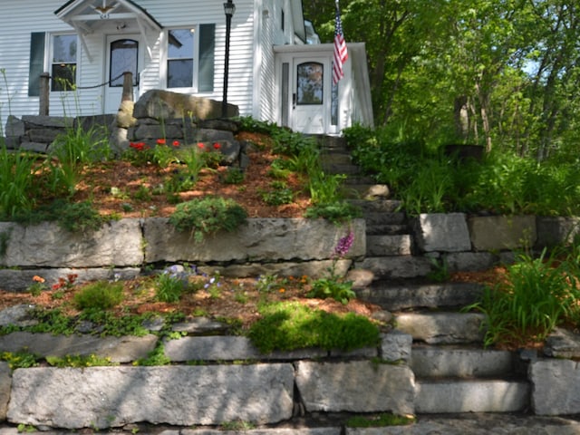1043 Main St, Sunapee, NH 03751 - view of yard