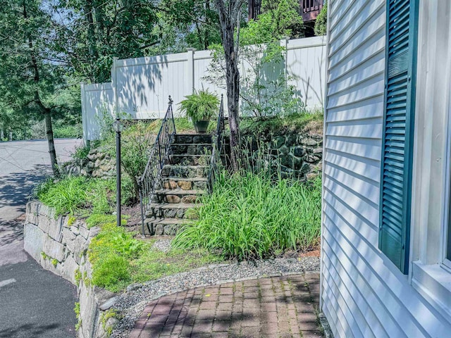1043 Main St, Sunapee, NH 03751 - exterior space