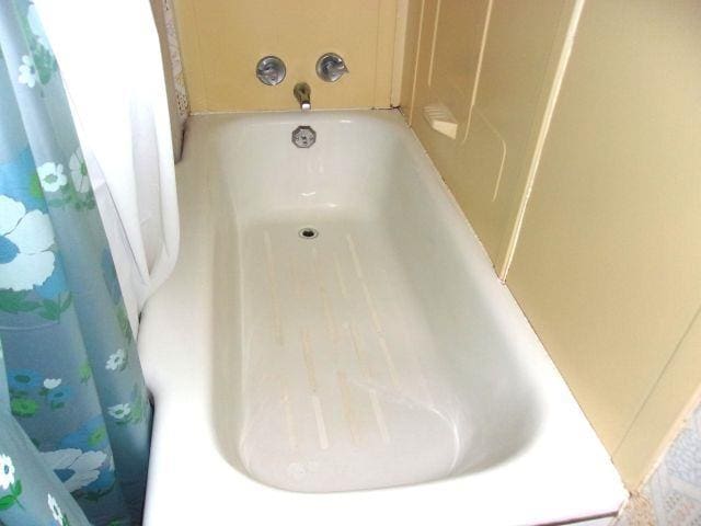 70 Wild Ammonoosuc Rd, Haverhill, NH 03785 - bathroom view of a bath