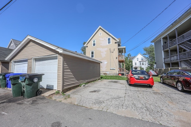 16 Hevey St, Manchester, NH 03102