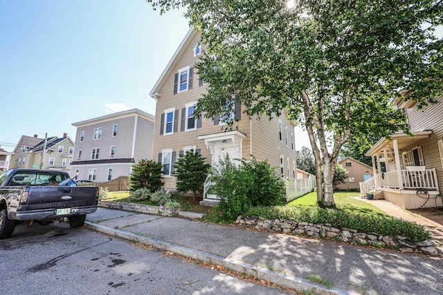 16 Hevey St, Manchester, NH 03102