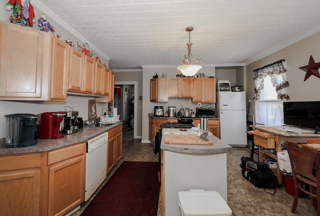 16 Hevey St, Manchester, NH 03102