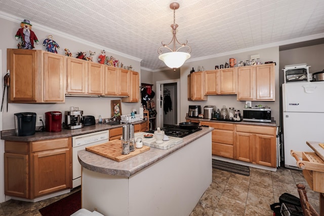 16 Hevey St, Manchester, NH 03102