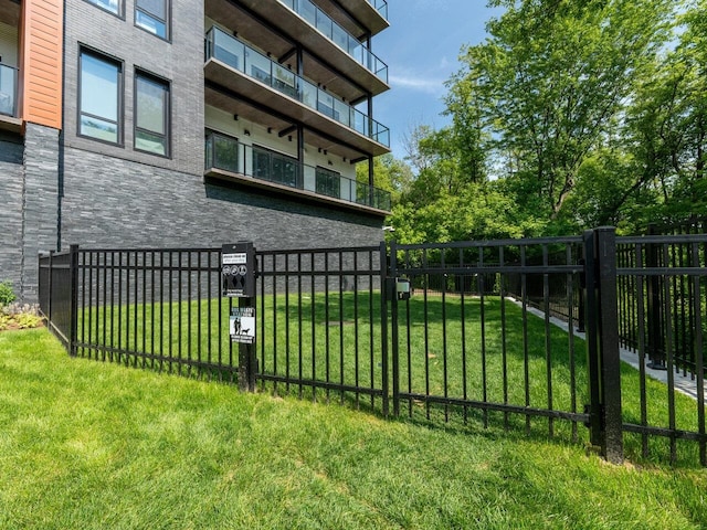 125 Cambrian Way Unit 610, Burlington, VT 05401 - view of yard