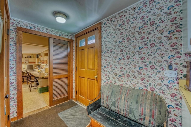 3247 Rte 302, Lisbon, NH 03585 - foyer entrance with wallpapered walls and carpet