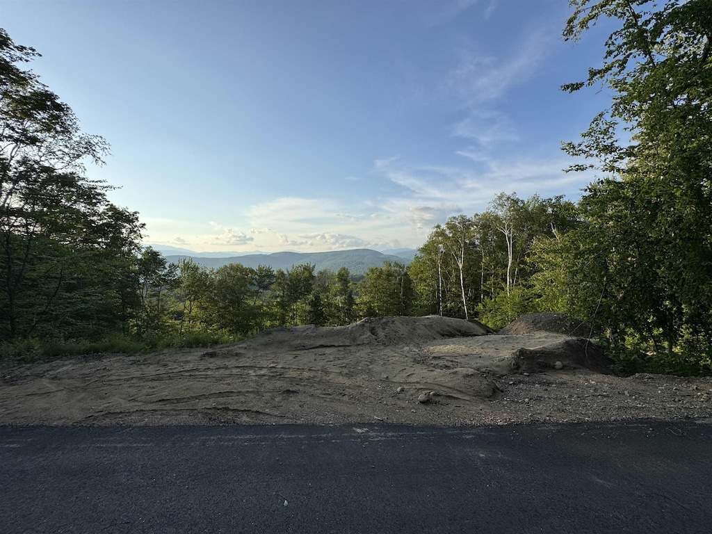 137 Weetamoo Trl, Campton, NH 03223