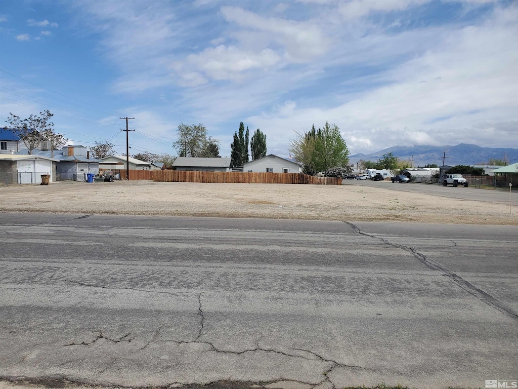 8TH H St, Hawthorne, NV 89415