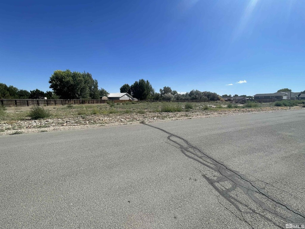 125 Deer Creek Cir, Fallon, NV 89406