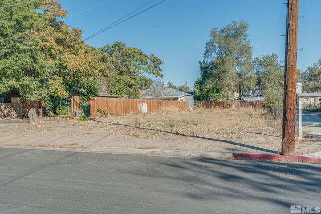 537 Colorado River Blvd, Reno, NV 89502 - photo 7