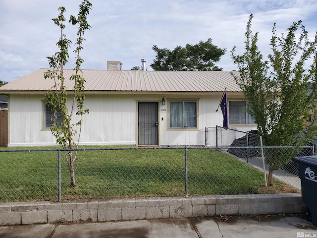 105 4th St, Hawthorne, NV 89415