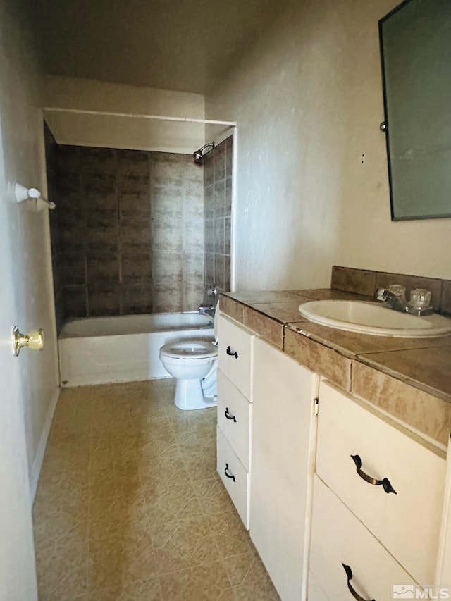 815 16th St, Lovelock, NV 89419 - full bath featuring vanity, toilet, and bathtub / shower combination