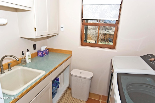 10 Dee Ct, Smith Valley, NV 89444 - laundry room featuring cabinet space