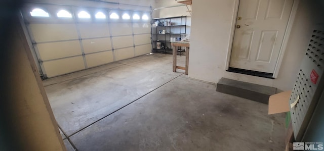 933 Julia Ln, Fernley, NV 89408 - view of garage