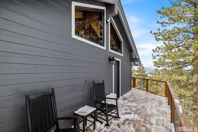 520 Laurel Ln, Stateline, NV 89449 - view of side of home
