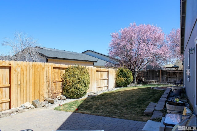 1090 Aster Ln, Fernley, NV 89408 - view of yard with a patio