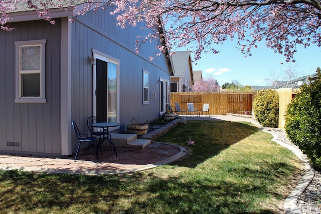 1090 Aster Ln, Fernley, NV 89408 - view of yard with a patio