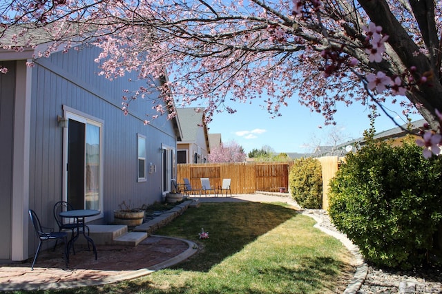 1090 Aster Ln, Fernley, NV 89408 - view of yard featuring a patio