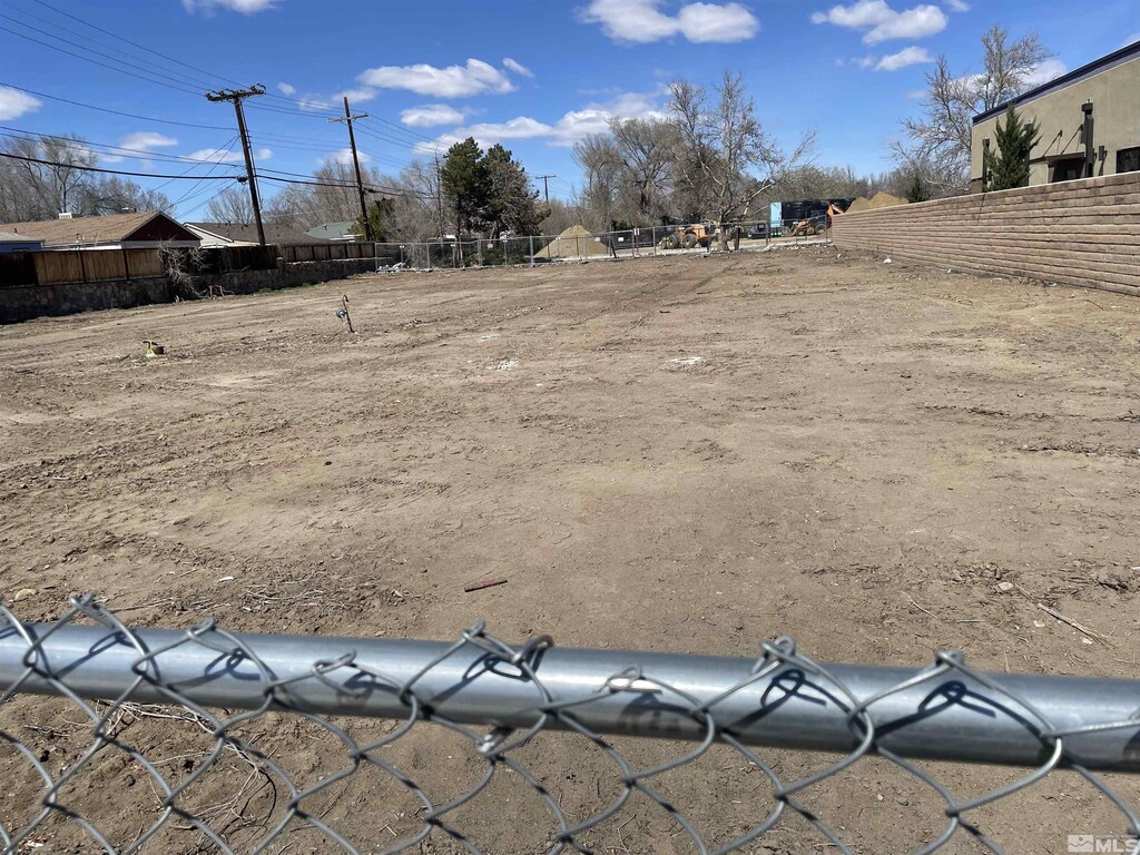 104 E Prater Way, Sparks, NV 89431 - photo 1