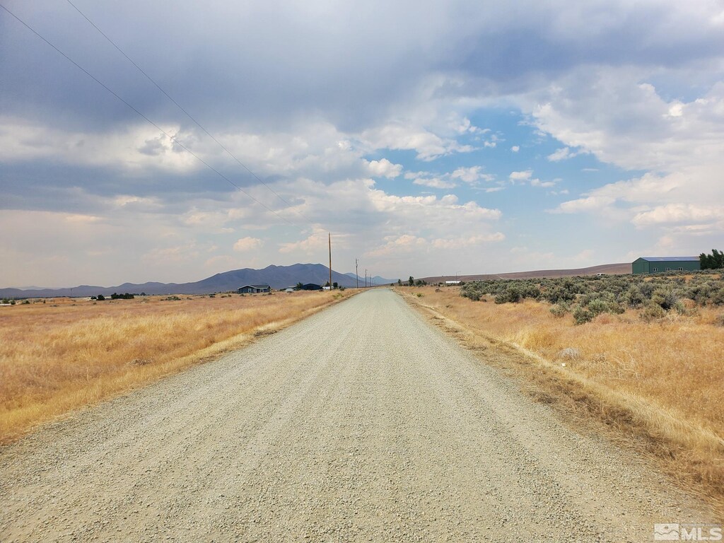 9365 Zaring Ave, Winnemucca, NV 89445 - photo 3