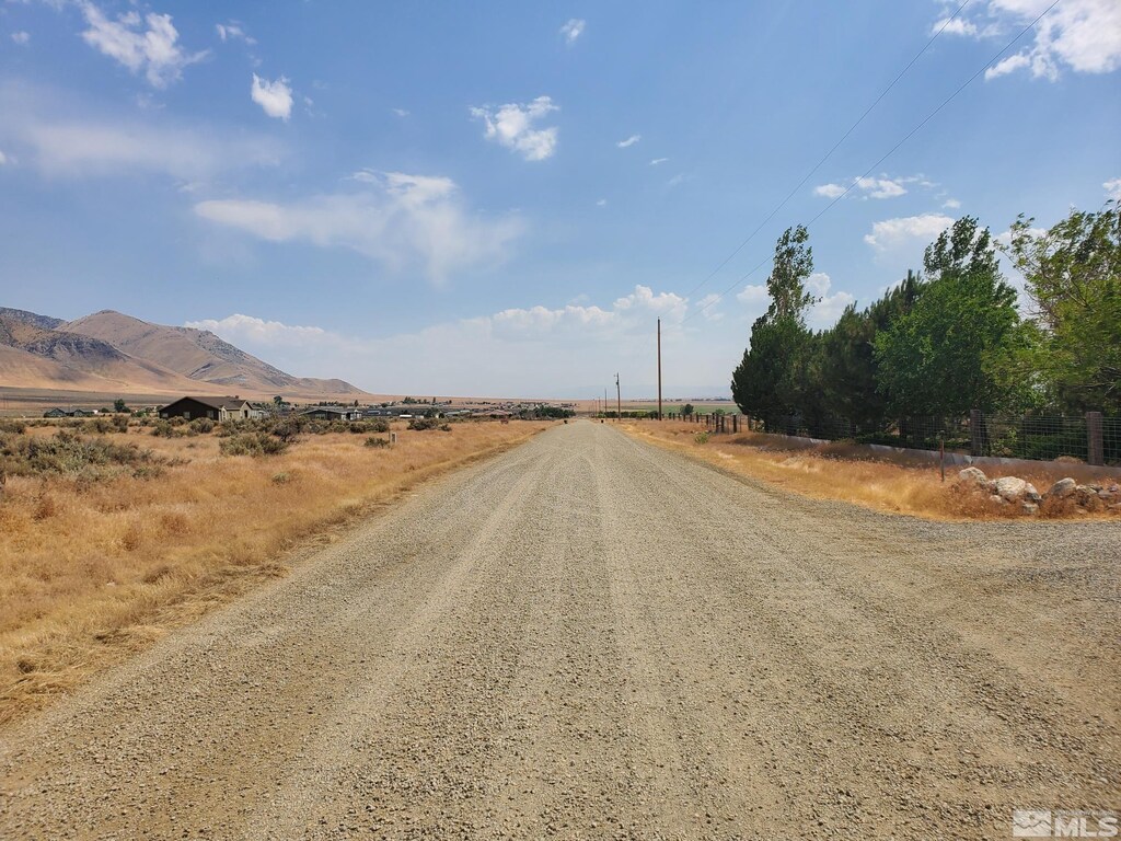 9365 Zaring Ave, Winnemucca, NV 89445 - photo 4