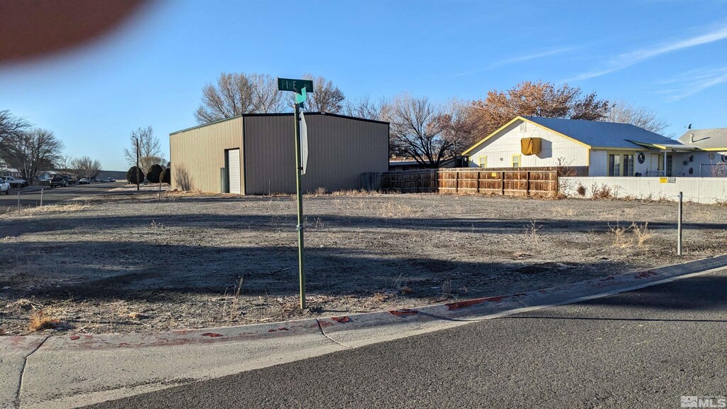 165 Oak Cir, Lovelock, NV 89419