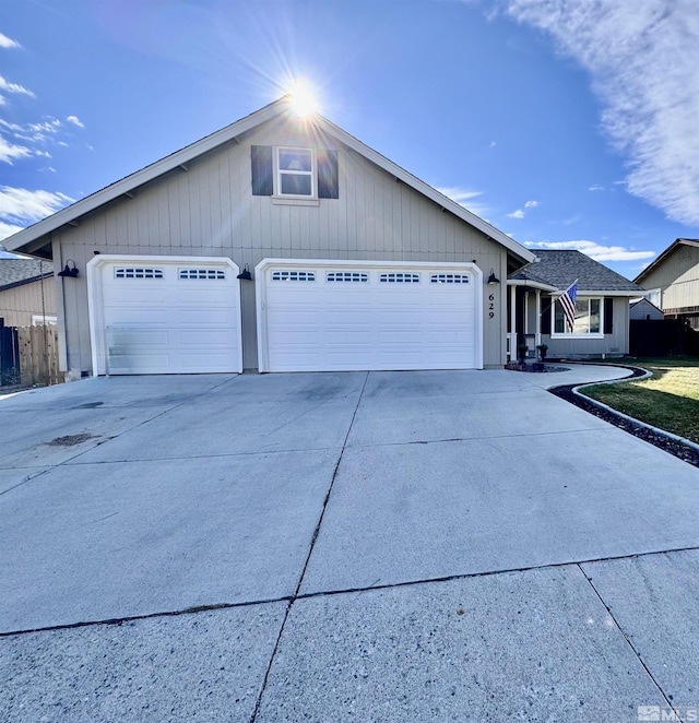 629 Ross St, Winnemucca, NV 89445 - ranch-style home featuring concrete driveway and fence