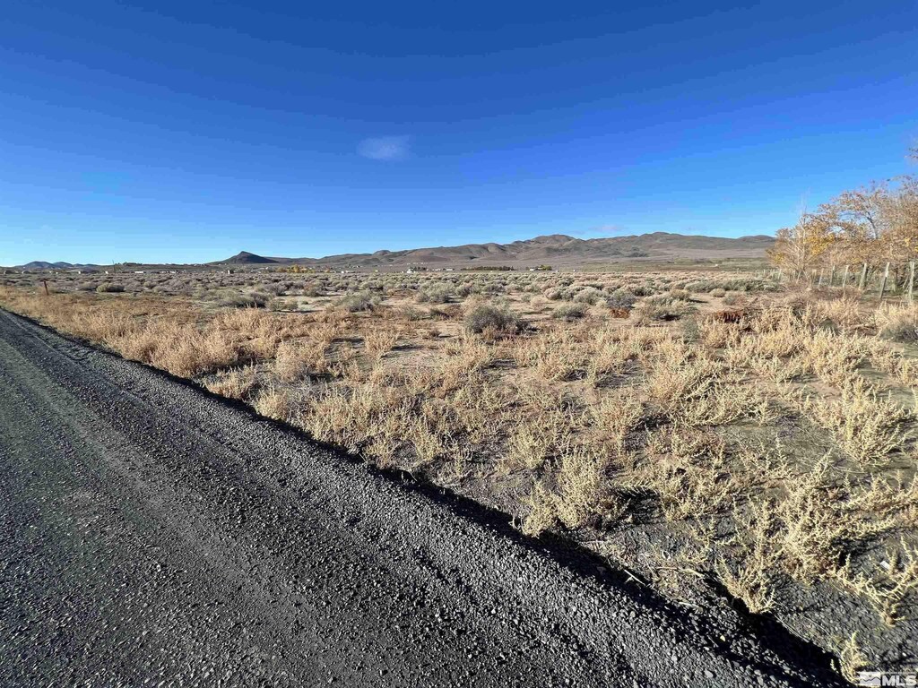 6285 Elm St, Silver Springs, NV 89429 - photo 2