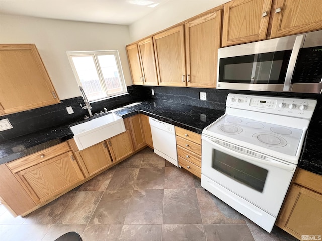 655 Gault Way, Sparks, NV 89431 - kitchen featuring white appliances, a sink, tasteful backsplash, and light brown cabinets