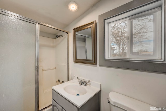 742 D St, Hawthorne, NV 89415 - full bathroom with vanity and toilet