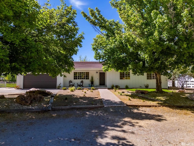 915 Maple Creek Ct, Reno, NV 89511 - view of front facade featuring an attached garage and driveway