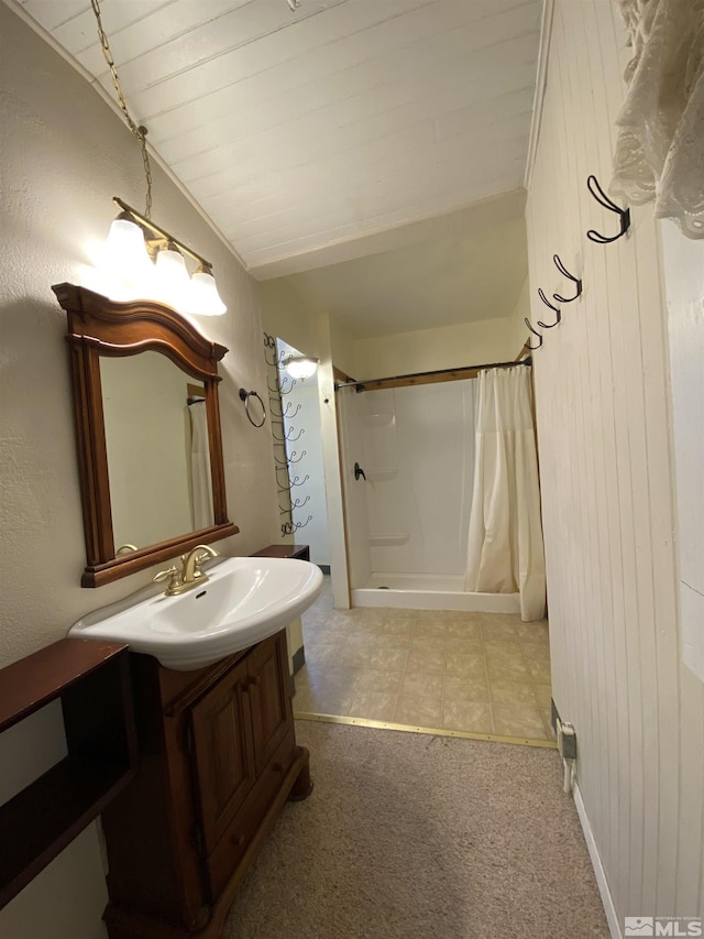 85 S Main, Paradise Valley, NV 89426 - bathroom with a shower with curtain and vanity