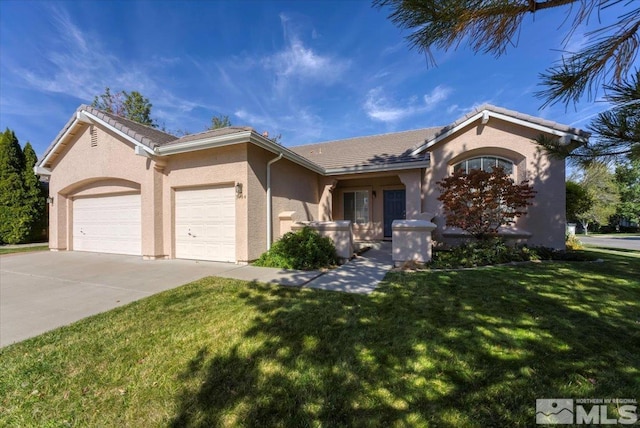 ranch-style home with a garage, stucco siding, a front lawn, and driveway