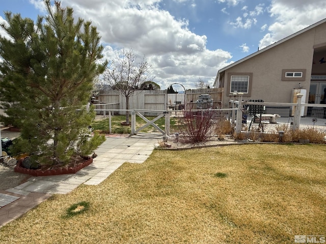 5710 Sarah Rd, Fallon, NV 89406 - view of yard with a gate