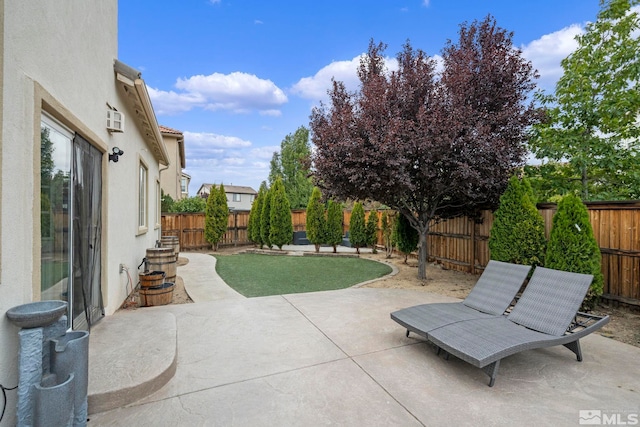 6658 Abbotswood Dr, Sparks, NV 89436 - view of patio featuring a fenced backyard