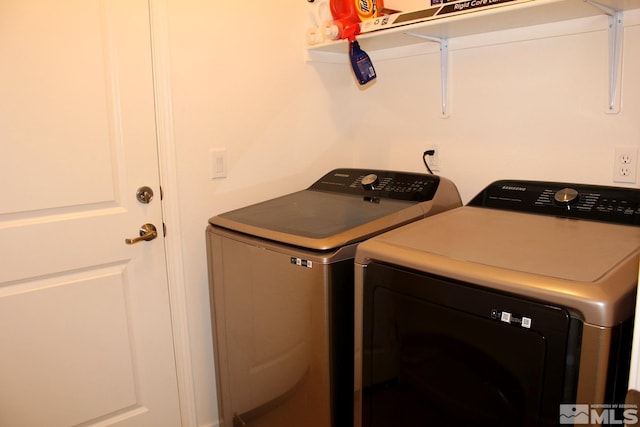 1332 Serenity Cir, Fernley, NV 89408 - laundry room featuring washing machine and dryer