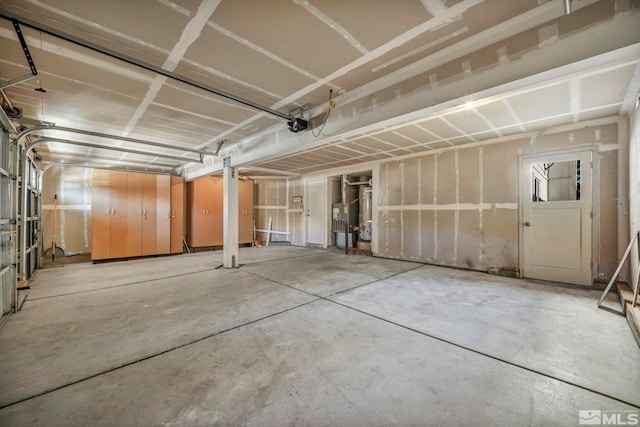 2510 Wolf Creek Dr, Reno, NV 89523 - garage with gas water heater