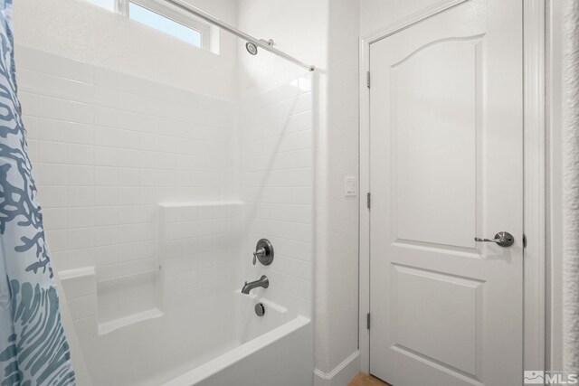 9726 Pachuca Dr, Reno, NV 89521 - full bath with shower / tub combo