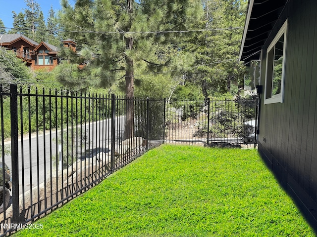 421 Edgewood Dr, Stateline, NV 89449 - view of yard