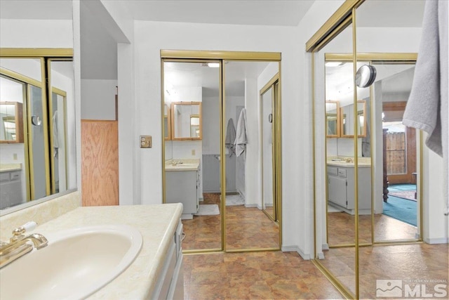 8700 Little Creek Rd, Reno, NV 89508 - full bath with vanity