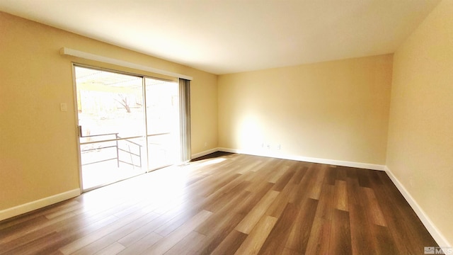 1285 Rayburn Dr, Reno, NV 89503 - unfurnished room with wood finished floors and baseboards