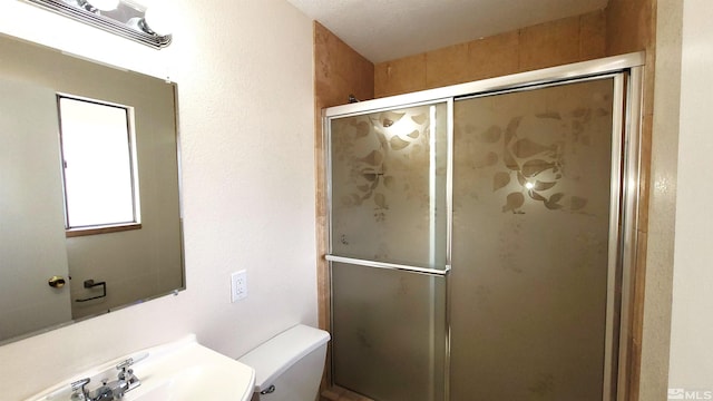 1285 Rayburn Dr, Reno, NV 89503 - full bath featuring a sink, toilet, and a stall shower