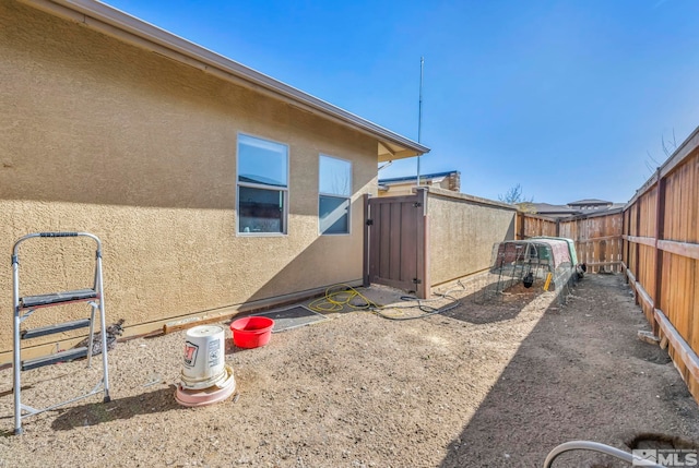 696 Raptor Way, Fernley, NV 89408 - view of yard featuring fence