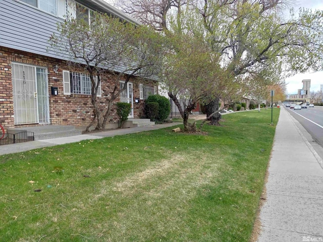 115 Smithridge Park, Reno, NV 89502 - view of green lawn