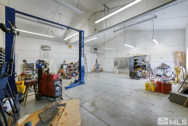 2875 Waegle Way, Fernley, NV 89408 - view of garage