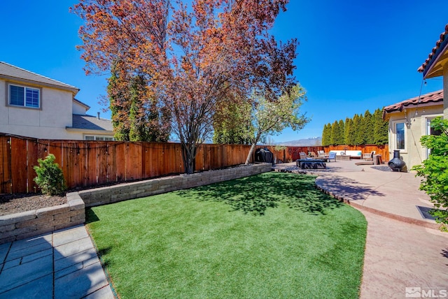 2485 Firenze Dr, Sparks, NV 89434 - view of yard featuring outdoor lounge area and a patio