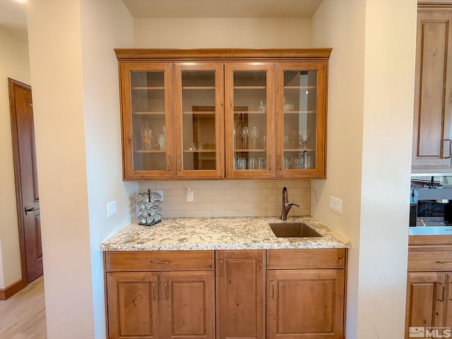 46 Silver Lynx Way, Verdi, NV 89439 - bar with a sink and tasteful backsplash