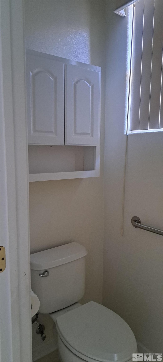 1360 Veneto Dr, Sparks, NV 89434 - bathroom featuring toilet