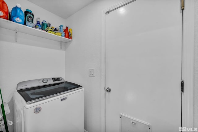 233 Jennys Ln, Fernley, NV 89408 - clothes washing area featuring washer / dryer