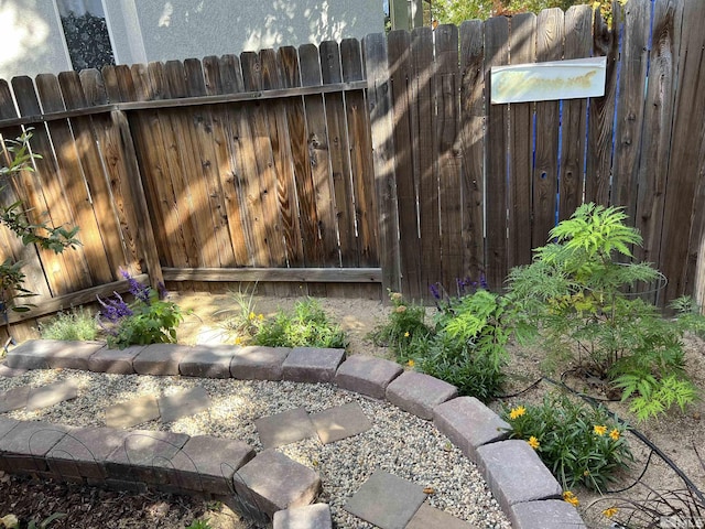 5310 Village Meadows Dr, Sparks, NV 89436 - view of yard featuring fence